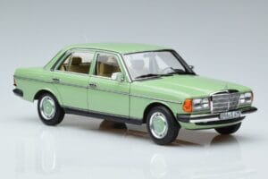 Mercedes 200 W123 Verde Norev 1:18 183796 Metal - imagen 5 de 7