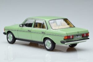 Mercedes 200 W123 Verde Norev 1:18 183796 Metal - imagen 6 de 7