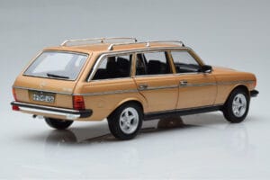 Mercedes 200T S123 AMG Package Beis Norev 1:18 183739 Metal - imagen 3 de 9