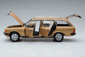 Mercedes 200T S123 AMG Package Beis Norev 1:18 183739 Metal - imagen 4 de 9