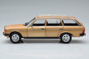 Mercedes 200T S123 AMG Package Beis Norev 1:18 183739 Metal - imagen 5 de 9
