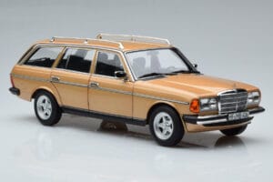 Mercedes 200T S123 AMG Package Beis Norev 1:18 183739 Metal - imagen 6 de 9