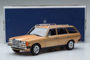 Mercedes 200T S123 AMG Package Beis Norev 1:18 183739 Metal - imagen 9 de 9