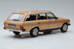 Mercedes 200T S123 Beis Norev 1:18 183738 Metal - imagen 3 de 9