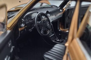 Mercedes 200T S123 Beis Norev 1:18 183738 Metal - imagen 8 de 9