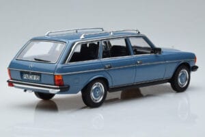 Mercedes 200T S123 Azul Norev 1:18 183737 Metal - imagen 3 de 7