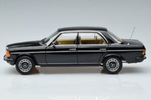 Mercedes 230E W123 Edición Limitada Norev 1:18 183711 Metal - imagen 5 de 8
