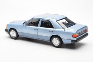 Mercedes 230E W124 Azul Claro Metálico Norev 1:18 183945 Metal - imagen 7 de 8