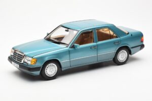 Mercedes 230E W124 Beryl Metallic Edición Concesionario Norev 1:18 B66040698