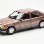 Mercedes 230E W124 Rosewood Metallic Edición Concesionario Norev 1:18 B66040697