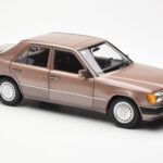 Mercedes 230E W124 Rosewood Metallic Edición Concesionario Norev 1:18 B66040697 - image 6 of 8