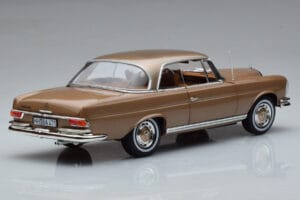 Mercedes 250 SE Coupe W111 Dorado Metálico Norev 1:18 183759 Metal - imagen 3 de 7