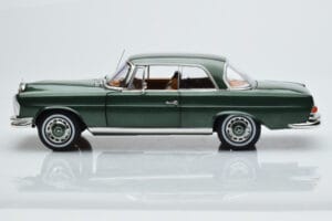 Mercedes 250 SE Coupe W111 Verde Metálico Edición Limitada Norev 1:18 183764 Metal - imagen 4 de 7