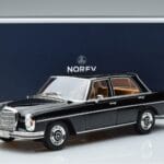 Mercedes 280 SE W108 Negro Norev 1:18 183762 Metal - image 7 of 7