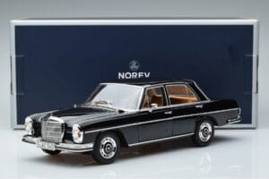 Mercedes 280 SE W108 Negro Norev 1:18 183762 Metal - imagen 7 de 7