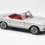 Mercedes 280 SL W113 Pagoda Plateado Schuco 1:18 450035000 - image 6 of 8