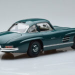 Mercedes 300 SL W198 Gullwing Verde Norev 1:18 - image 3 of 7