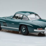 Mercedes 300 SL W198 Gullwing Verde Norev 1:18 - image 6 of 7