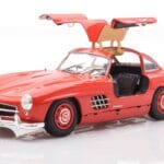 Mercedes 300 SL W198 Gullwing Rojo Minichamps 1:18 - image 2 of 8