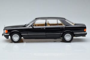 Mercedes 560 SEL W126 Negro Norev 1:18 183793 Metal - imagen 4 de 7