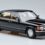 Mercedes 560 SEL W126 Negro Norev 1:18 - image 5 of 7