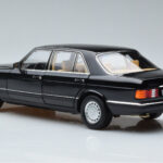 Mercedes 560 SEL W126 Negro Norev 1:18 - image 6 of 7