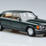 Mercedes 560 SEL W126 Verde Oscuro Metálico Norev 1:18 - image 5 of 7
