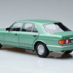 Mercedes 560 SEL W126 Verde Claro Norev 1:18 - image 6 of 7