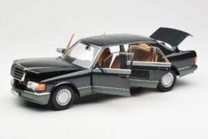 Mercedes 560 SEL W126 Night Verde Metálico Dealer Edition Norev 1:18 B66040626 Metal - imagen 2 de 8