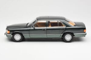 Mercedes 560 SEL W126 Night Verde Metálico Dealer Edition Norev 1:18 B66040626 Metal - imagen 4 de 8