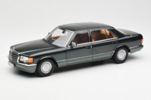 Mercedes 560 SEL W126 Night Verde Metálico Dealer Edition Norev 1:18 B66040626