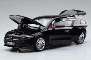 Mercedes A-Class W177 AMG Line Norev 1:18 183861 Metal - imagen 2 de 7
