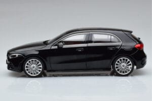 Mercedes A-Class W177 AMG Line Norev 1:18 183861 Metal - imagen 4 de 7