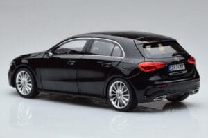 Mercedes A-Class W177 AMG Line Norev 1:18 183861 Metal - imagen 6 de 7