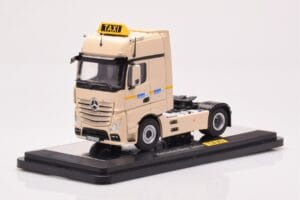Mercedes Actros Gigaspace IAA 2012 Taxi NZG 1:50 MM0015 Metal - imagen 2 de 4