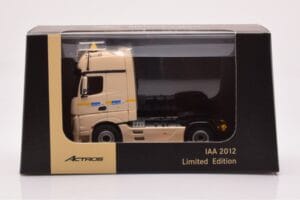 Mercedes Actros Gigaspace IAA 2012 Taxi NZG 1:50 MM0015 Metal - imagen 4 de 4