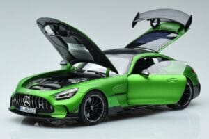 Mercedes AMG GT C190 Black Series Verde Hell Magno Edición Limitada Norev 1:18 183903 Metal - imagen 2 de 7
