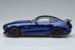 Mercedes AMG GT R C190 Azul Brillante AUTOart 1:18 76334 Metal - imagen 4 de 7