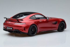 Mercedes AMG GT R C190 Rojo Cardinal AUTOart 1:18 76331 Metal - imagen 3 de 7