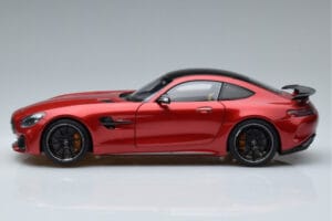 Mercedes AMG GT R C190 Rojo Cardinal AUTOart 1:18 76331 Metal - imagen 4 de 7