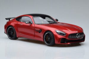 Mercedes AMG GT R C190 Rojo Cardinal AUTOart 1:18 76331 Metal - imagen 5 de 7