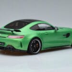 Mercedes AMG GT R Verde GT Spirit 1:18 GT179 Resina - image 2 of 6