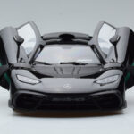 Mercedes AMG One Negro NZG 1:18 - image 2 of 9