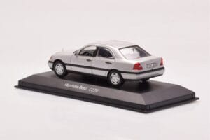 Mercedes C-Class W202 C220 Plateado Minichamps 1:43 B66005705-M1 Metal - imagen 3 de 4