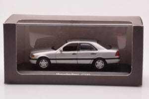 Mercedes C-Class W202 C220 Plateado Minichamps 1:43 B66005705-M1 Metal - imagen 4 de 4