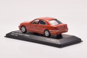Mercedes C-Class W202 C240 Naranja Metálico Minichamps 1:43 430037000 Metal - imagen 3 de 4