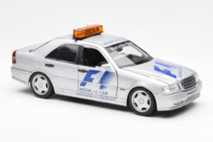 Mercedes C-Class W202 AMG Medical Car F1 1997 UT Models 1:18 26106 Metal - imagen 4 de 6