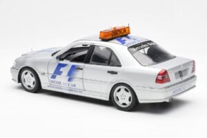 Mercedes C-Class W202 AMG Medical Car F1 1997 UT Models 1:18 26106 Metal - imagen 5 de 6
