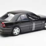 Mercedes C-Class W202 C36 AMG Negro Metálico UT Models 1:18 - image 2 of 6
