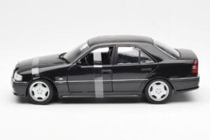 Mercedes C-Class W202 C36 AMG Negro Metálico UT Models 1:18 26102 Metal - imagen 3 de 6